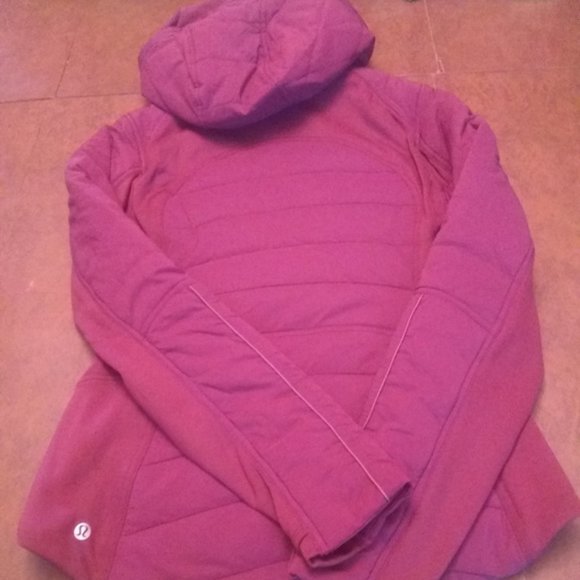 SOLD!!! Lululemon Extra Mile Jacket, Sz 4 - Picture 5 of 5